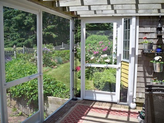 RonInsideDoor800x600